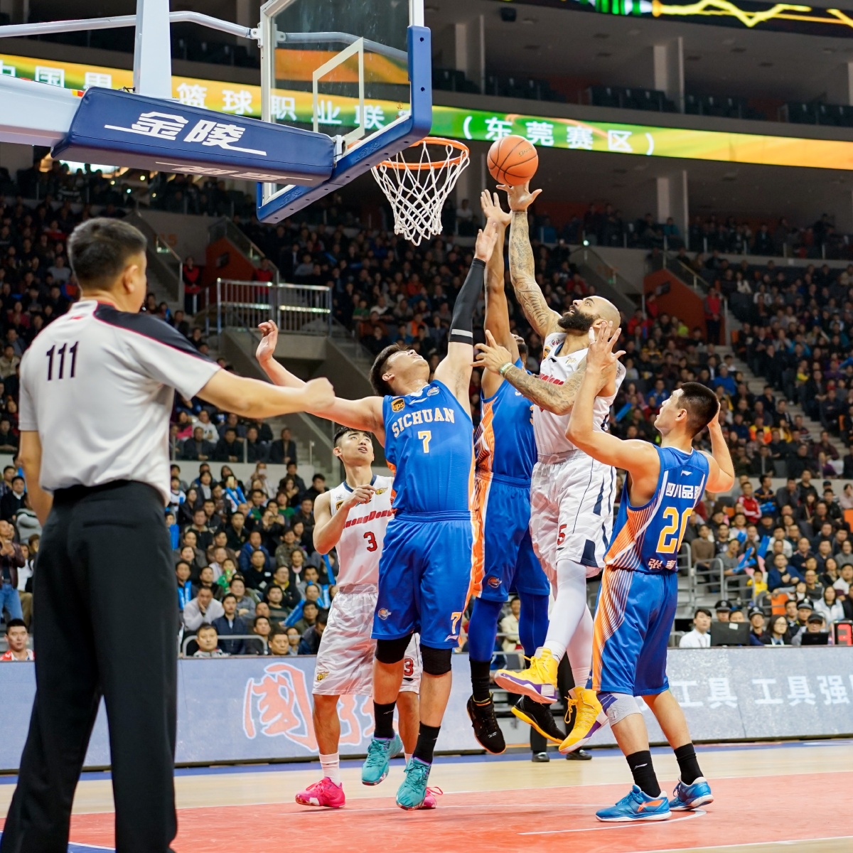 德转统计世界杯出场数前20：梅西第1，C罗第5，莫德里奇第15（德转公布世界杯出场榜前20：梅西居首，C罗第5，莫德里奇列第15）