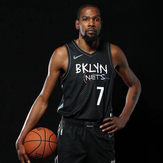 40岁魔笛仍不老！助米兰领跑意甲+连续10轮踢满全场（40岁魔笛宝刀未老，助米兰登顶意甲并连续10轮踢满90分钟）