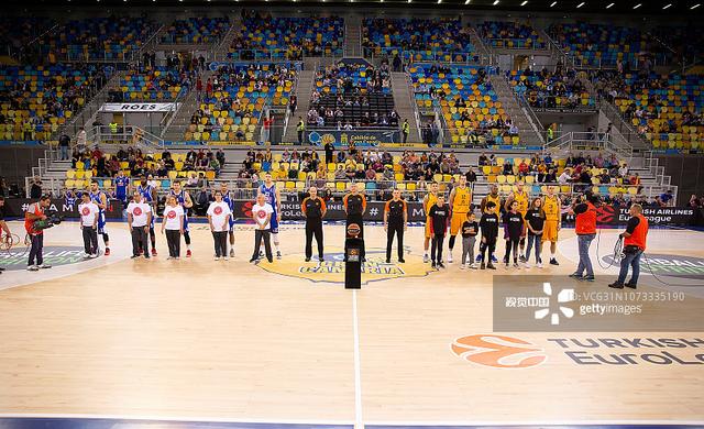 媒体人：河南球迷个人项目《制造越位》本周日将在郑州开展（媒体人称：河南球迷个人项目《制造越位》将于本周日在郑州启动）