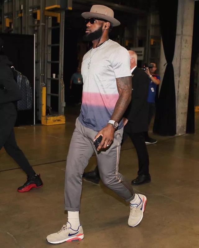 周定洋：续约与否还没有尘埃落地，有结果了会告诉大家（周定洋：续约仍未定案，有结果将第一时间告知大家）