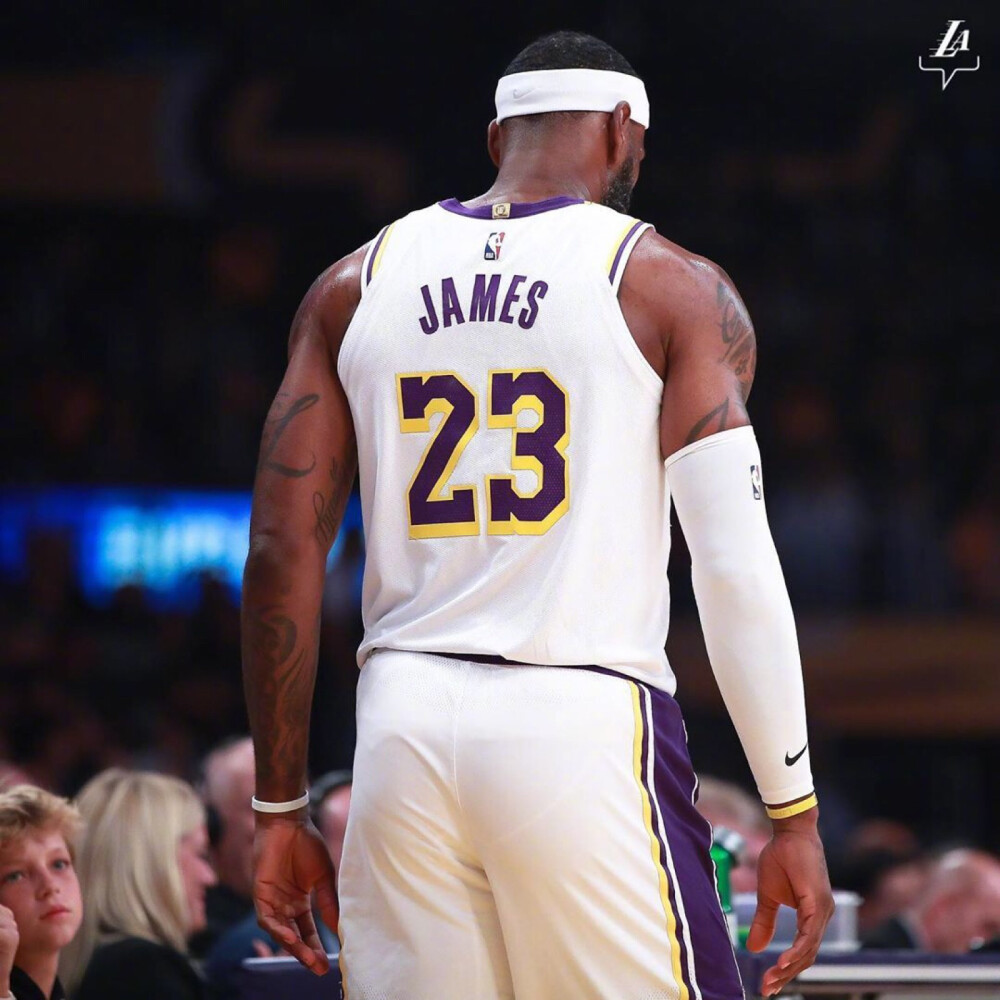 勒沃库森客场1-0战胜本菲卡，希克制胜（希克建功，勒沃库森客场1-0击败本菲卡）