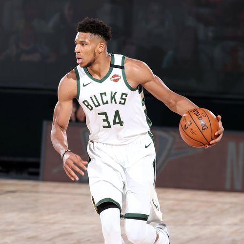 C罗晒精彩倒钩破门视频：谁来起个好标题🤔（C罗发布倒钩神仙球视频，标题你来定）