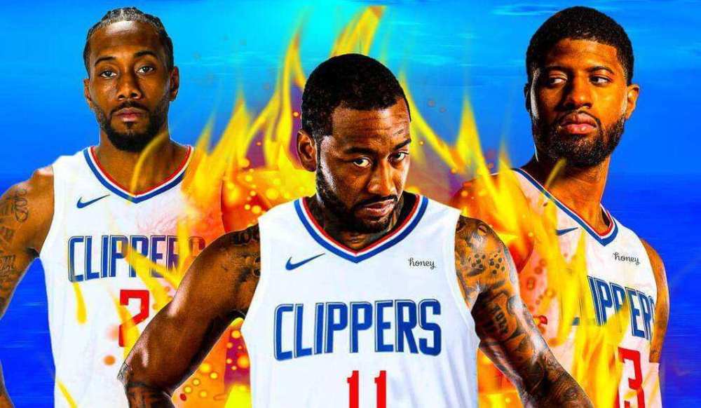 创历史，埃因霍温是首支正式比赛在安菲尔德打进3球的荷兰球队（历史首例！埃因霍温成首支在安菲尔德正式赛攻入3球的荷兰队）